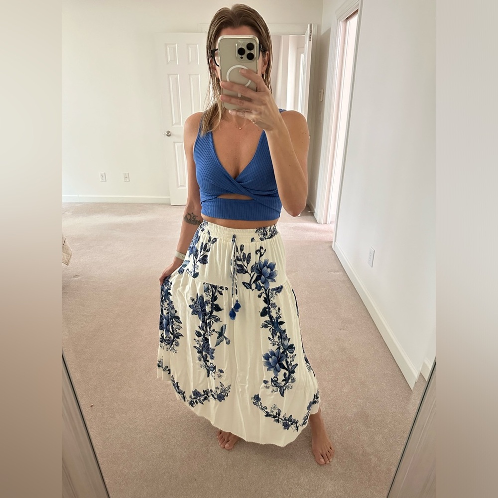 FARM Rio Cream Maxi Skirt with Blue Floral Print - Picture 2 of 6